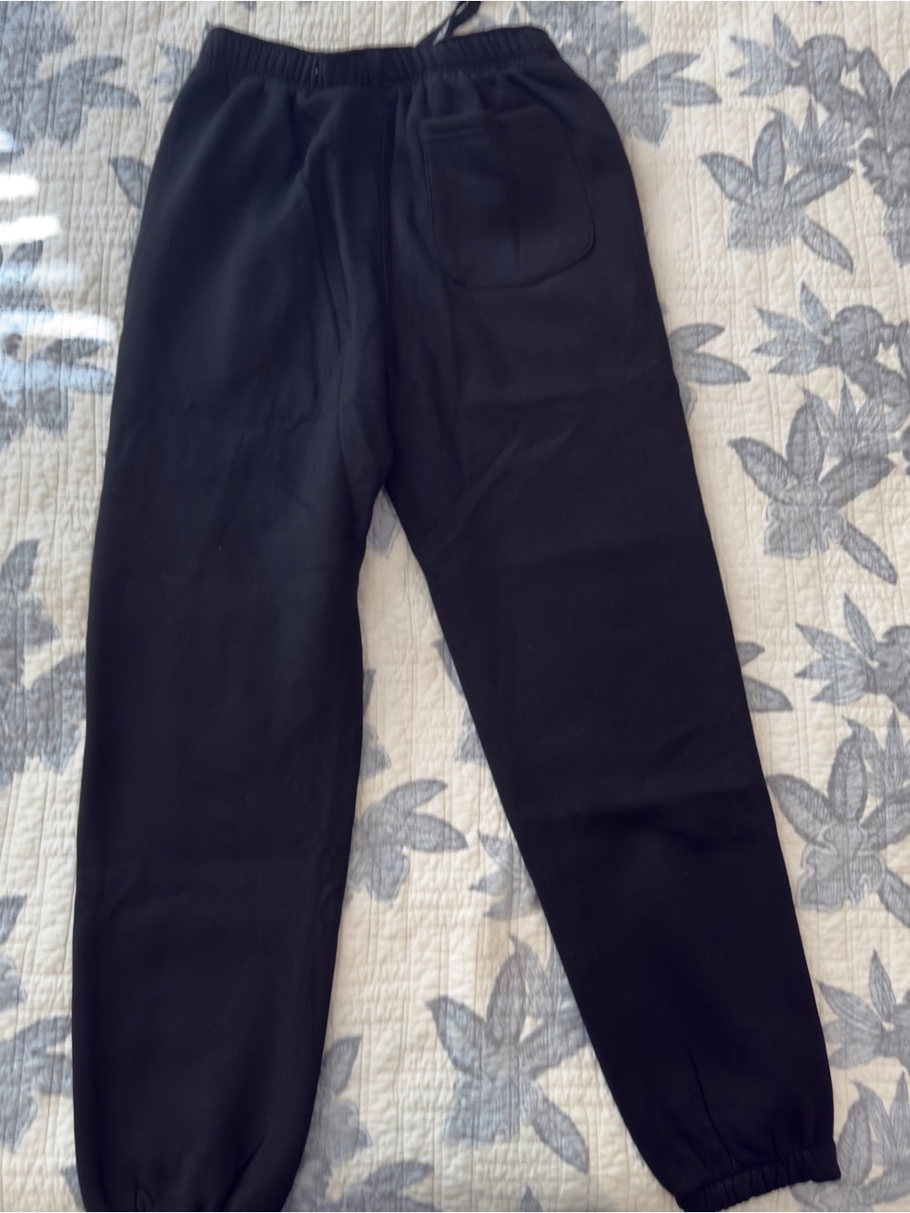 Supreme mens Black Sweatpants with White Vertical Logo - Picture 5 of 6